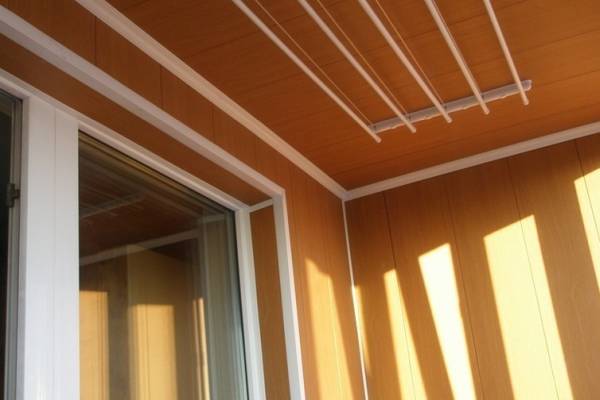 Обшивка балкона МДФ-панелями