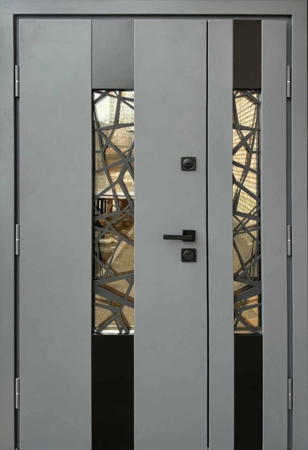 Вхідні двері Qdoors, колекція СТРОНГ, ПЛАЗА, ВУЛИЦЯ 3 контура з ОЦИНКОВАНИМ металом на полотні,  антрацит пісок/ антрацит vin, 1200 з 1 ковкою на основній створці