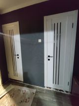 Межкомнатная дверь LEADOR Express Belluno ( 40 мм) Клен белый Чорне скло - Изображение 1