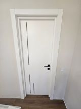 Міжкімнатні двері  Korfad Excellence  40 мм Animas біла емаль глухі, вставка з чорного алюмінію - Изображение 2