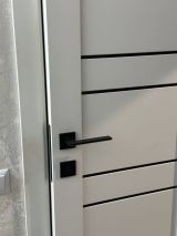 Міжкімнатні двері LuxDoors (40мм), LuxDoors Dublin, Vinil/білий, чорне скло - Изображение 1